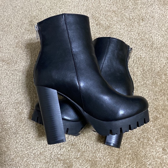 Fashion Nova Heeled Booties - Picture 1 of 5